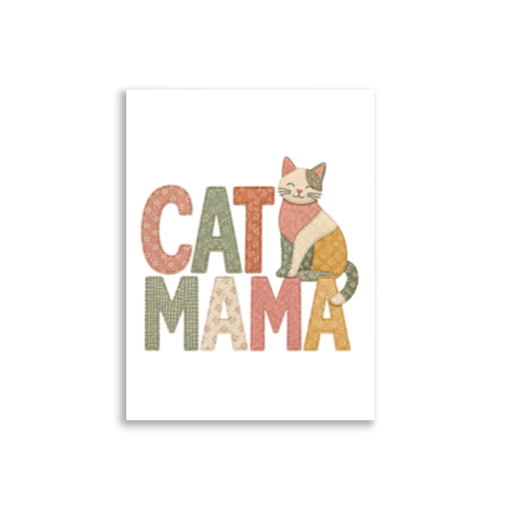 Retroinspirert plakat med teksten Cat Mama i store mønstrede bokstaver og en søt, flerfarget katt som sitter på bokstavene.