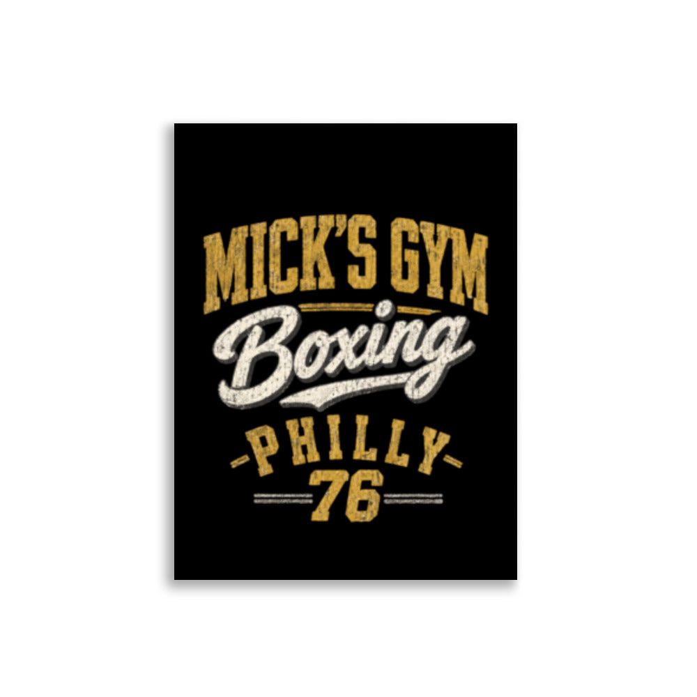 Retroinspirert plakat med teksten Mick's Gym Boxing Philly 76, en referanse til Mickey Goldmills bokseklubb i Rocky-filmen fra 1976.