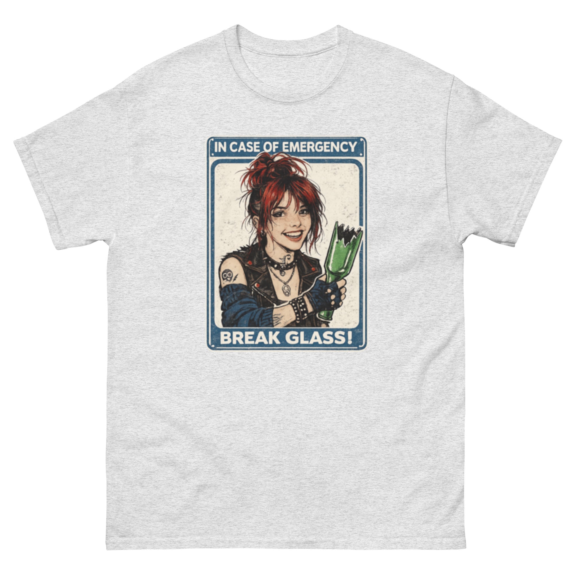 Illustrasjon av en smilende punkjente med rødt hår som holder en knust grønn flaske, omgitt av et retro nødskilt med teksten «In Case of Emergency – Break Glass». Humoristisk punk- og rockedesign til t-skjorte.