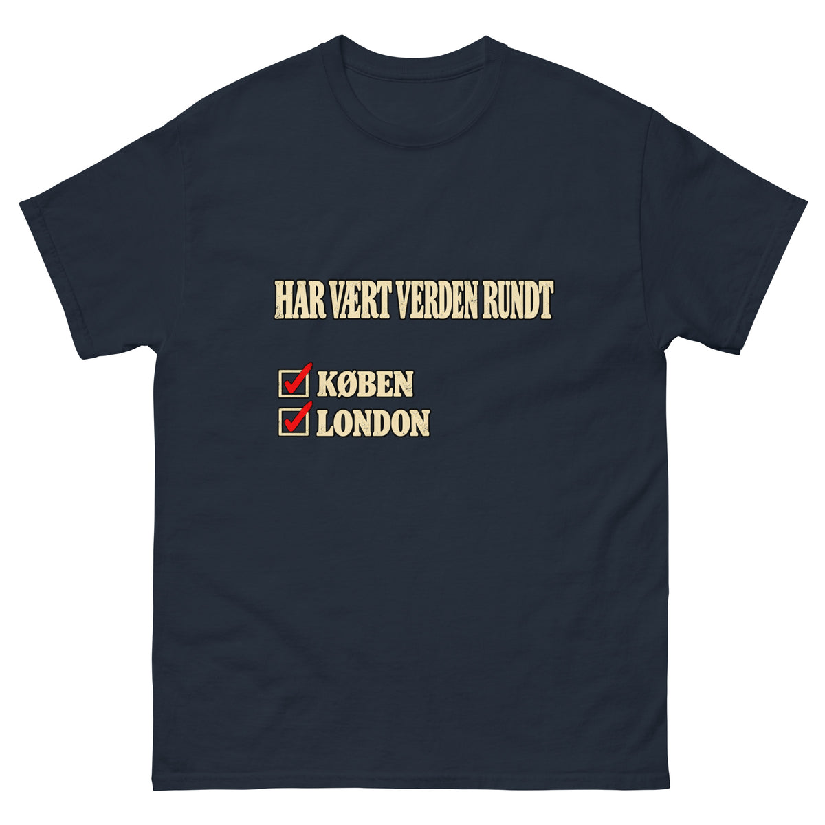 T-skjortemotiv med teksten Har vært verden rundt i kremhvite retrobokstaver, med røde avkrysninger ved Køben og London. Inspirert av Jokke og norsk rock.