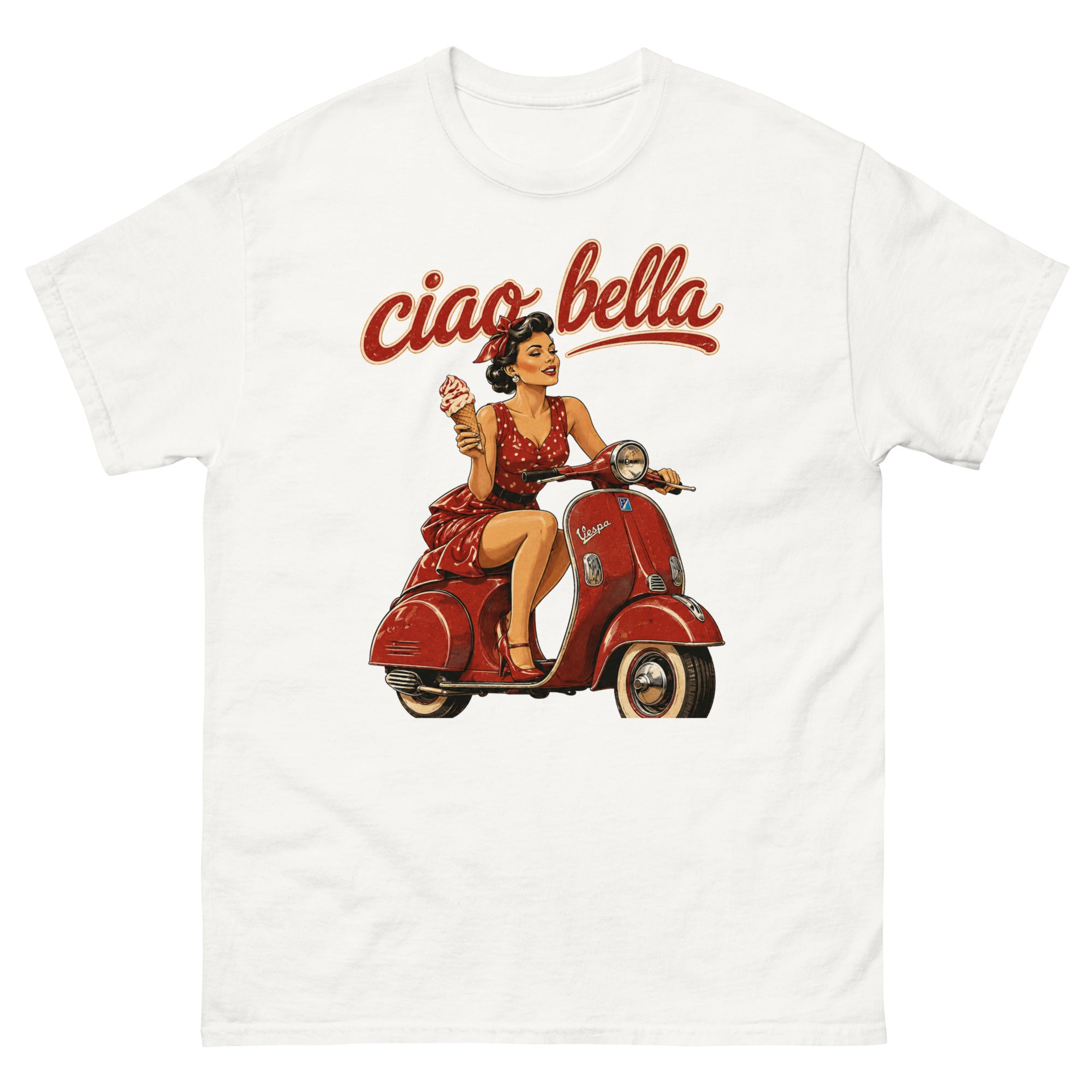 Ciao Bella t-skjorte med retroinspirert illustrasjon av kvinne på rød scooter med gelato, i italiensk vintage-stil.