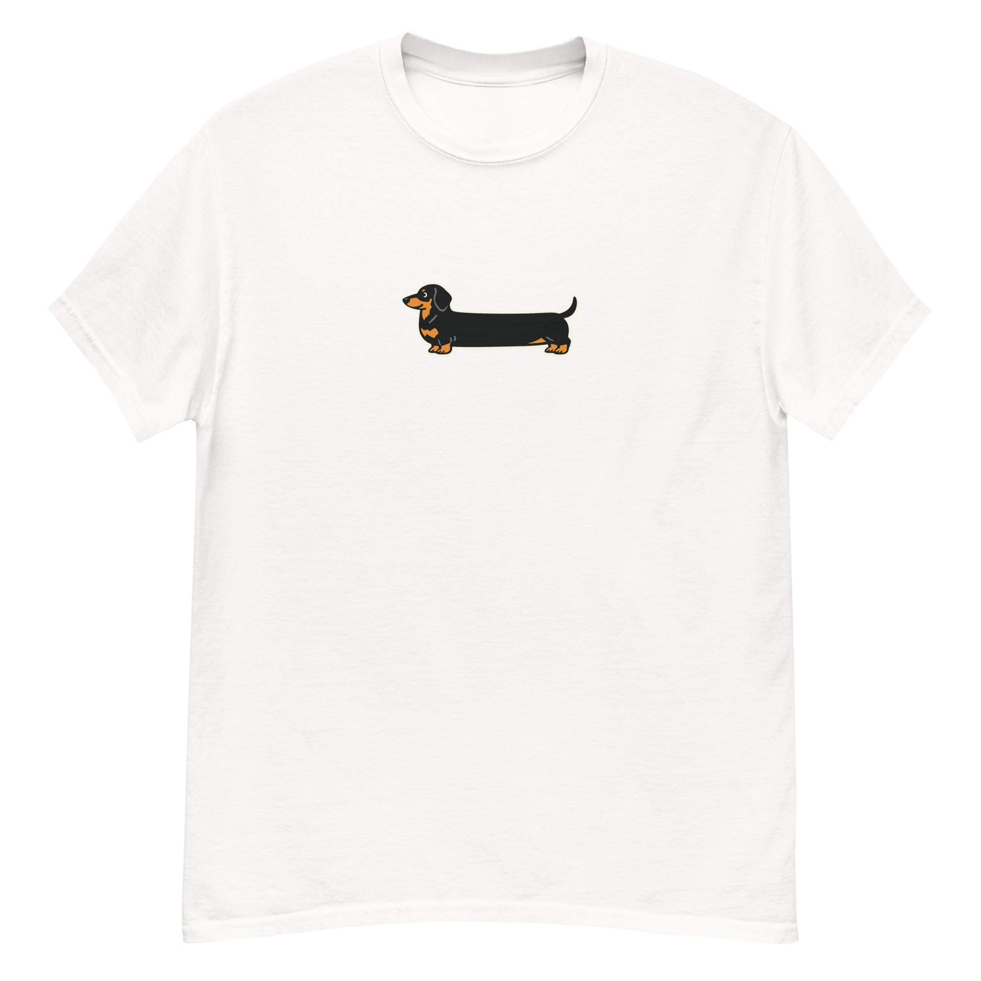 T-skjorte med lang dachshund i enkel tegnet stil, svart kropp, brune detaljer, korte bein og strukket horisontal form.