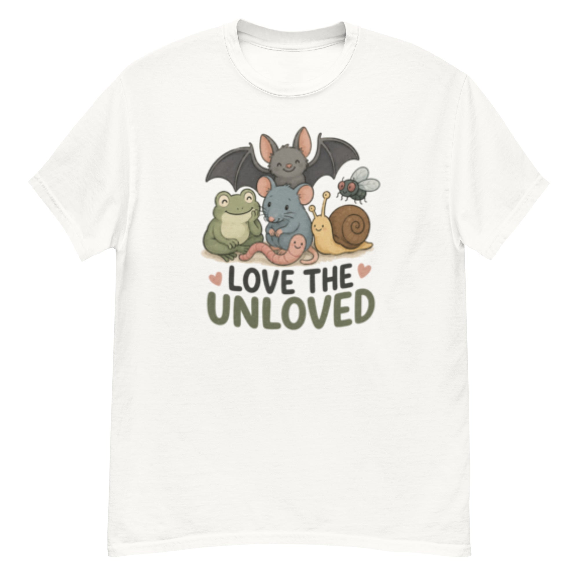 Love the unloved t-skjorte med flaggermus, frosk, mus, snegle, mark og flue samlet over teksten.