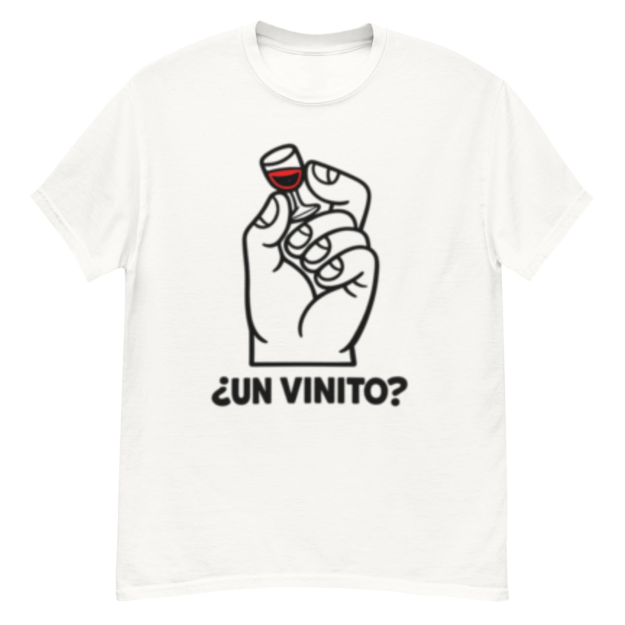T-skjorte med svart strektegning av en hånd som holder et lite vinglass, med teksten «¿Un vinito?» under.